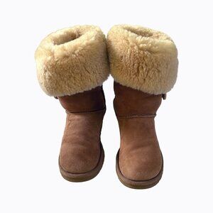 UGG Bailey Button Triple II Suede Tall Boots Sz8 Sheepskin Lined Chestnut Y2K
